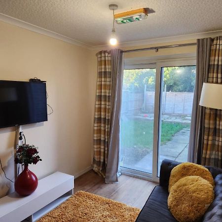 Crane Home In Dagenham With Free Wi Fi Exterior foto